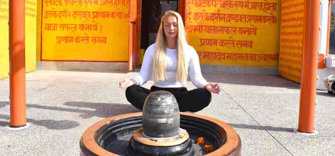 outdoor meditation in Rishikesh